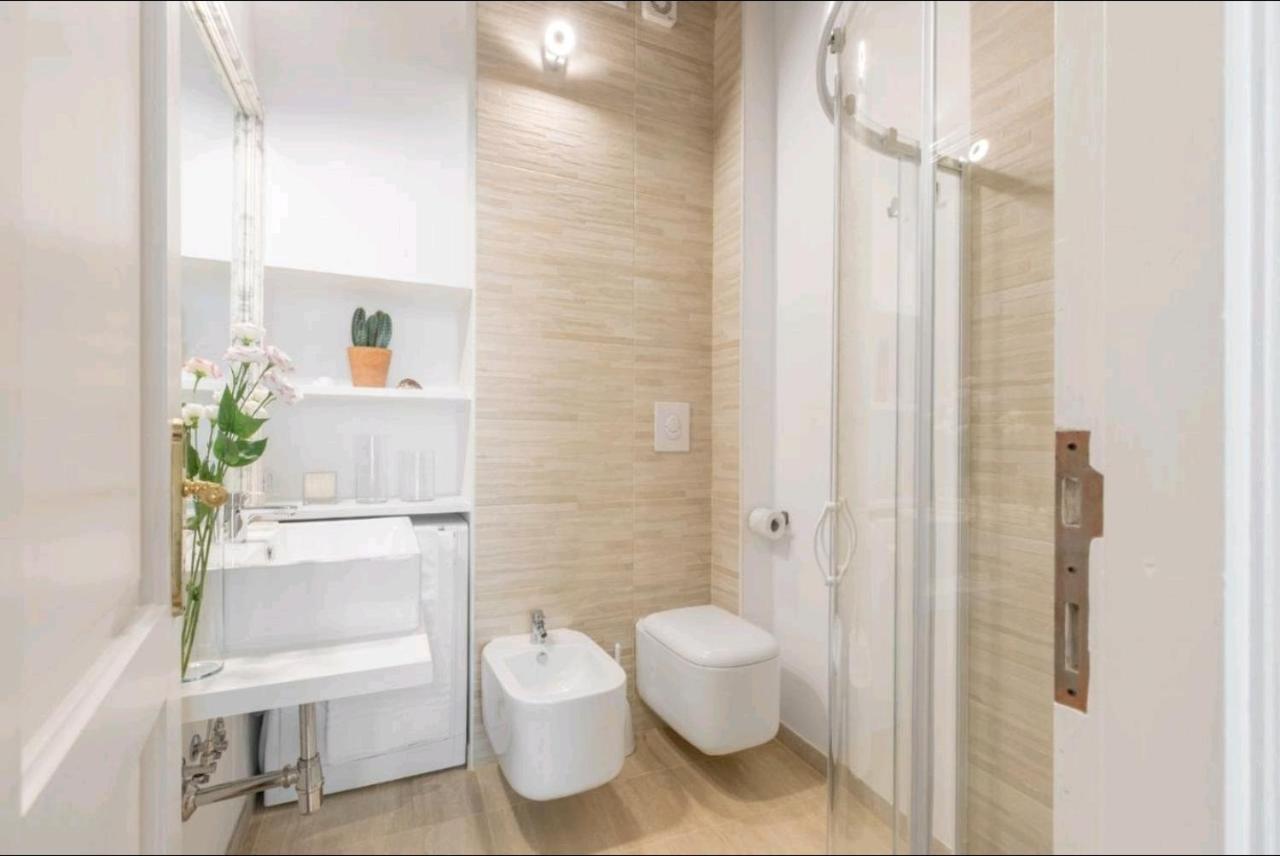 Spanish Modern Apartament Рим Экстерьер фото